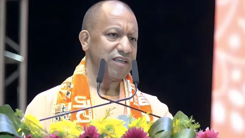 'डाकुओं को हीरो के रूप में ना दिखाएं...', CM योगी की फिल्म निर्माताओं को नसीहत, बोले- सिनेमा ऐसी हो समाज को सही दिशा दे