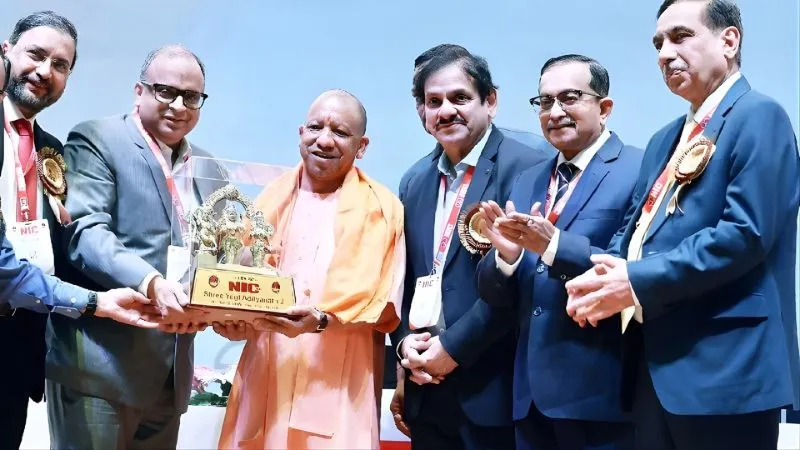 दिल की बीमारी से बचना है तो मानें CM योगी के ये आसान टिप्स; स्मार्टफोन पर भी दी चेतावनी