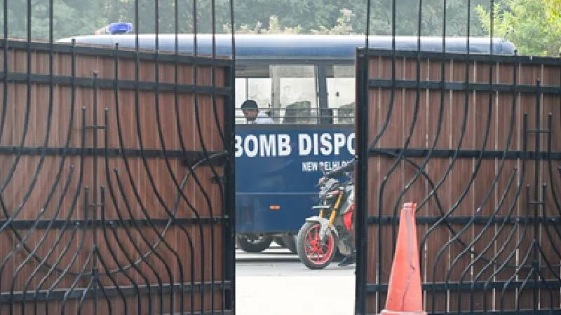 दिल्ली सचिवालय को बम की धमकी, सुरक्षा एजेंसियां अलर्ट पर