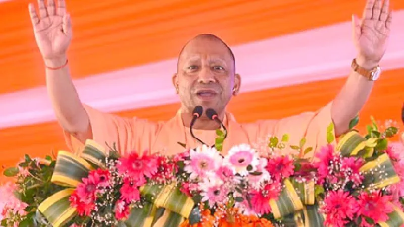 गोरखपुर को मिलेगी नई रफ्तार, सीएम योगी ने फोरलेन और रेल ओवरब्रिज कार्य का किया निरीक्षण