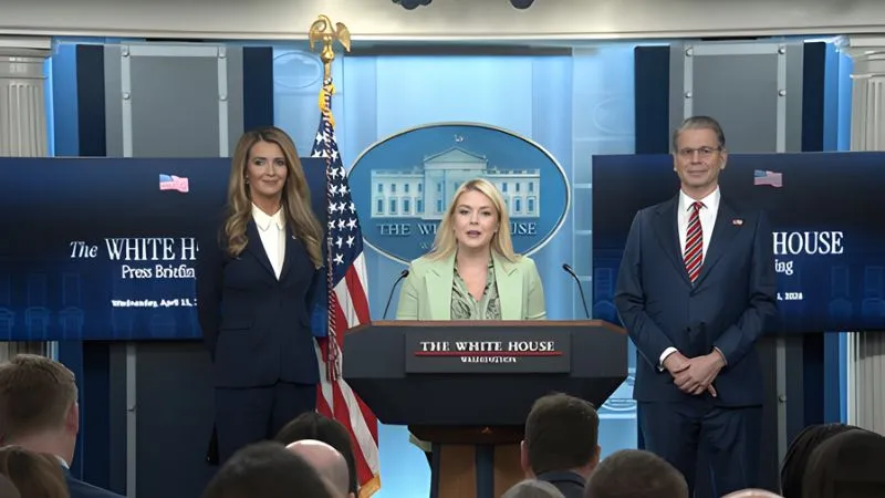 क्या फायरिंग पहले से तय थी? ट्रंप के कार्यक्रम के बाद कैरोलिन लेविट का बयान वायरल, कहा था-‘आज रात कुछ शॉट्स फायर होंगे’