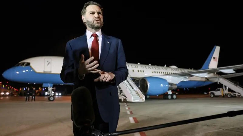 अमेरिका-ईरान संघर्ष- वार्ता के लिए अमेरिकी उपराष्ट्रपति पाकिस्तान के लिए रवाना हुए, ईरान को दी कड़ी चेतावनी