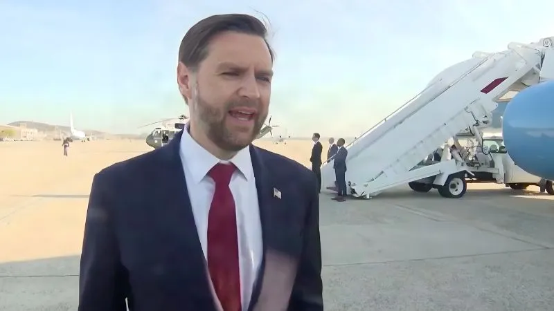 अमेरिका-ईरान संघर्ष- वार्ता के लिए अमेरिकी उपराष्ट्रपति पाकिस्तान के लिए रवाना हुए, ईरान को दी कड़ी चेतावनी