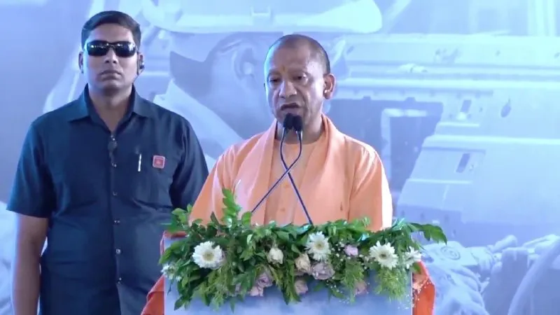 योगी सरकार का बड़ा फैसला, नोएडा-गाजियाबाद में श्रमिकों की सैलरी में ₹3000 तक की बढ़ोतरी