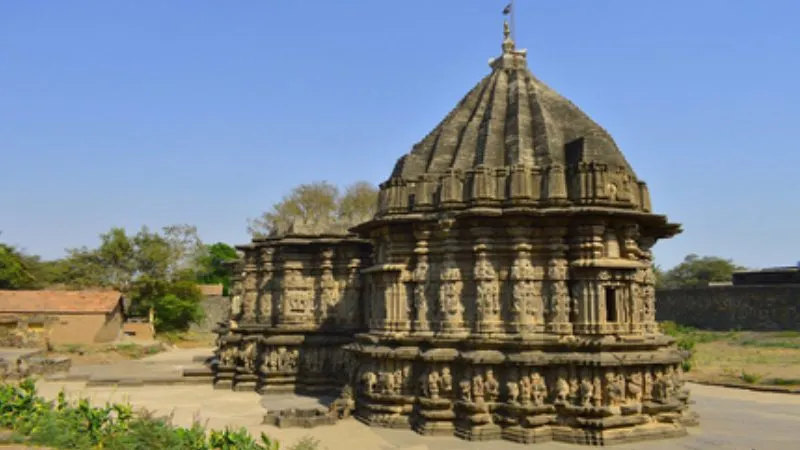 कोल्हापुर का कोपेश्वर मंदिर, अनोखा शिवालय, जहां नंदी नहीं नारायण हैं साथ
