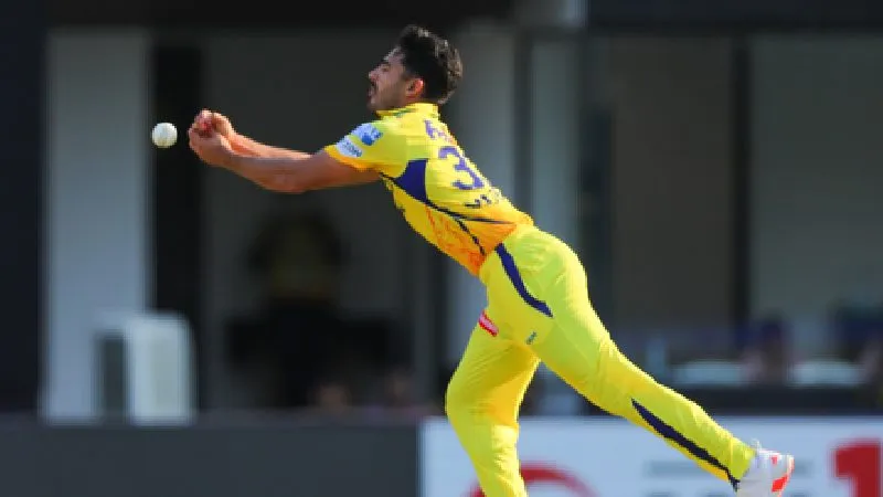 IPL 2026: CSK के तेज गेंदबाज मुकेश चौधरी पर टूटा दुखों का पहाड़, मां का हुआ निधन