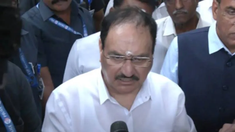 जेपी नड्डा ने पुडुचेरी में मतदान से पहले किया प्रचार, मनकुला विनयगर मंदिर में की पूजा