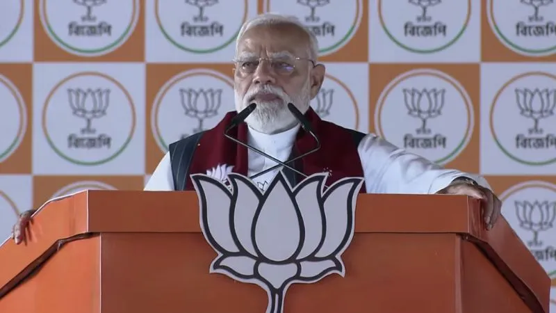 'न पढ़ाई, न कमाई, न दवाई...', झारग्राम से PM मोदी का ममता सरकार पर बड़ा हमला, बोले- बंगाल में सब कुछ बेहाल