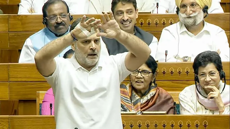 संवैधानिक बिलों का विरोध कर विपक्ष ने अपने पैर पर मारी कुल्हाड़ी? तमिलनाडु-बंगाल के नतीजों पर भारी पड़ेगा रुख!