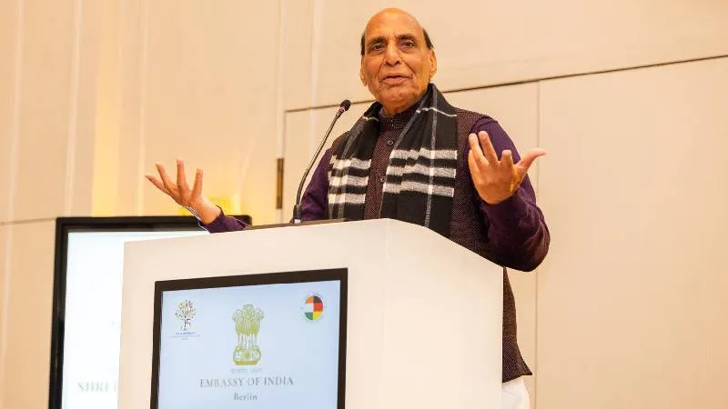 'हमारा सिर्फ एक पड़ोसी गड़बड़ है, छेड़े तो छोड़ेंगे नहीं...', पहलगाम हमले की बरसी पर राजनाथ सिंह ने पाकिस्तान को कड़ी चेतावनी