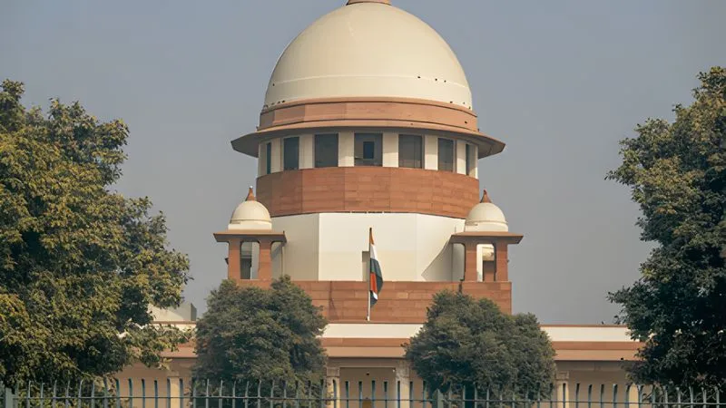 गलत याचिका पड़ी भारी... CJI सूर्यकांत ने भरे कोर्ट में वकील की लगाई क्लास, दी एंट्री बैन की चेतावनी