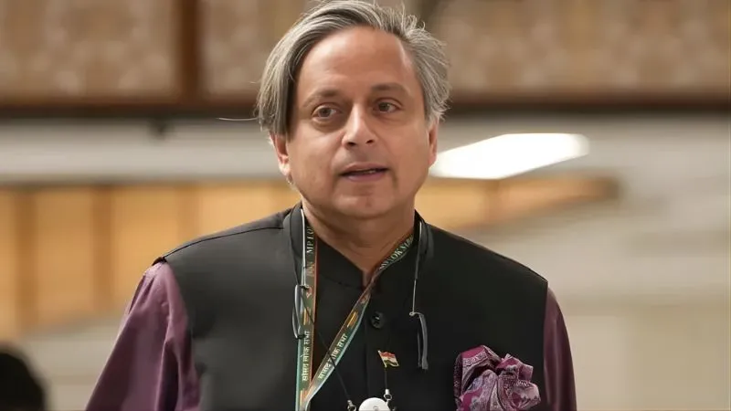 सड़क पर रोकी गाड़ी, गनमैन को भी पीटा... केरल के मलप्पुरम में कांग्रेस सांसद शशि थरूर के काफिले पर हमला