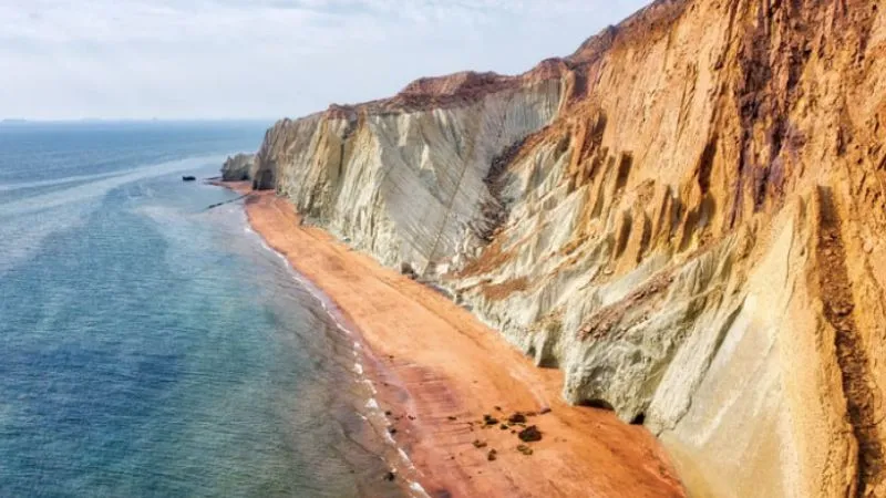 होर्मुज संकट की गुत्थी सुलझी!  ईरान ने बताया हल… मगर अमेरिका को दे डाली सख्त चेतावनी