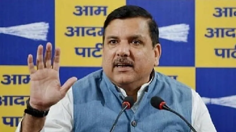 संविधान के विशेषज्ञ भी मान रहे हैं कि ‘‘आप’’ को छोड़ भाजपा में विलय करने वाले सभी सांसदों की सदस्यता जानी तय है- संजय सिंह