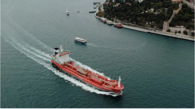 खाड़ी क्षेत्र में बढ़ता तनाव, होर्मुज से गुजर रहे दो भारतीय झंडे वाले जहाजों पर गोलीबारी; भारत सरकार ने ईरानी राजदूत को किया तलब