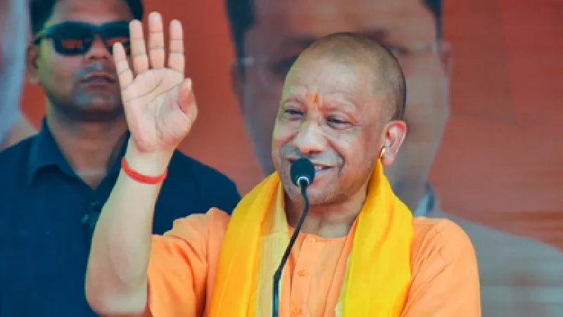 सीएम योगी ने टीएमसी पर साधा निशाना, कहा -ऑन्धकार हटबे, सूरोज उठेबे, कोमोल खिलबे, दीदी... ए बार खेला शेष, उन्नयन शुरू