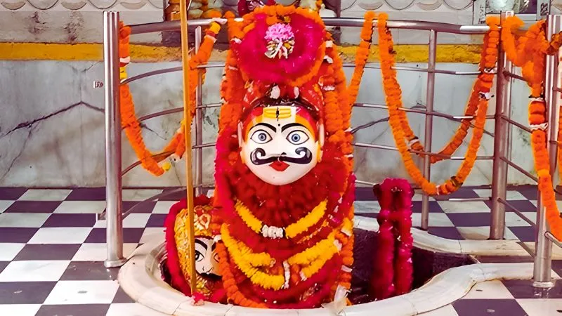 कहां है भूतेश्वर महादेव का अद्भुत मंदिर, जहां बाल कृष्ण के दर्शन को कैलाश से आए थे महादेव, दर्शन मात्र से मिटते हैं कष्ट
