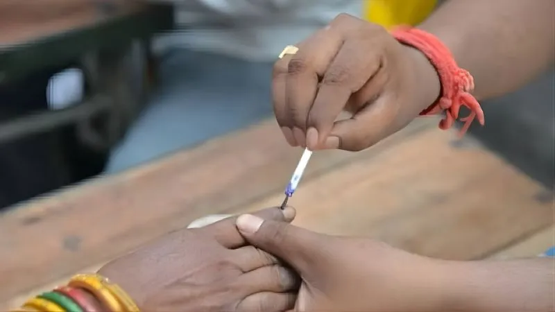 असम, केरल समेत तीन राज्यों में विधानसभा चुनाव के लिए मतदान जारी, 5.3 करोड़ वोटर बनाएंगे नई सरकार