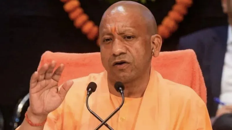 यूपी में ईंधन कालाबाजारी पर योगी सरकार की सख्ती, 3 हजार से ज्यादा स्थानों पर छापेमारी; 22 गिरफ्तार