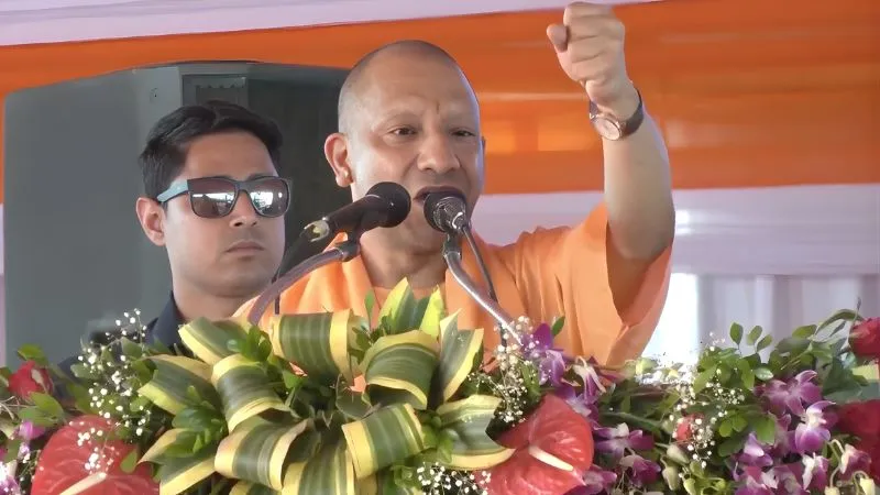 ‘…उसके और टुकड़े होंगे’, CM योगी का पाकिस्तान पर तीखा बयान, साथ में किया बड़ा ऐलान