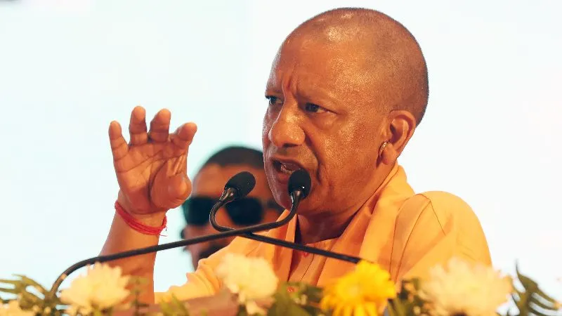 योगी सरकार में विदेशी श्रद्धालुओं का बढ़ा भरोसा, प्रयागराज बना आध्यात्मिक पर्यटन का केंद्र