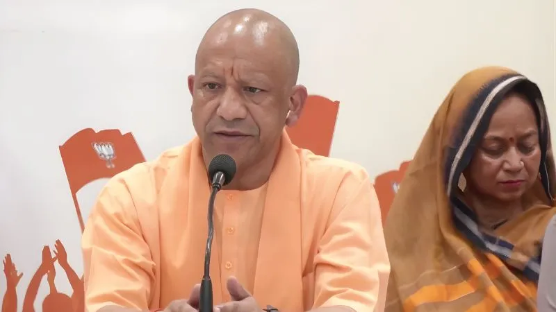 ‘नारी के हक में दीवार बन रहा विपक्ष...', महिला आरक्षण बिल पर CM योगी ने विपक्ष को सुनाई खरी-खरी