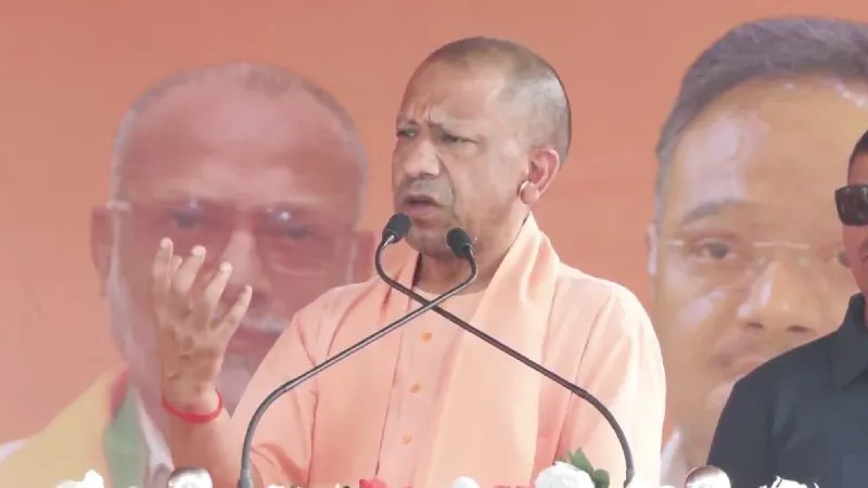 भाजपा सरकार आएगी तो बंगाल की सड़कों पर झाड़ू लगाएंगे गुंडे, माफिया व मौलानाः सीएम योगी आदित्यनाथ