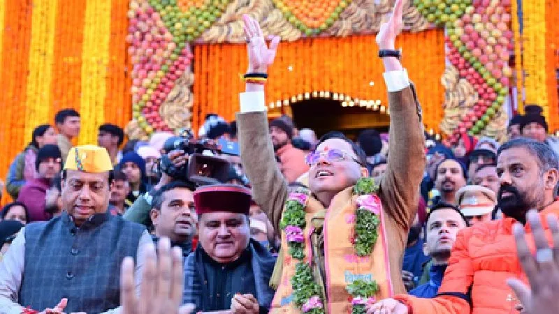 सीएम धामी की मौजूदगी में बद्रीनाथ धाम के कपाट खुले, चारधाम यात्रा शुरू