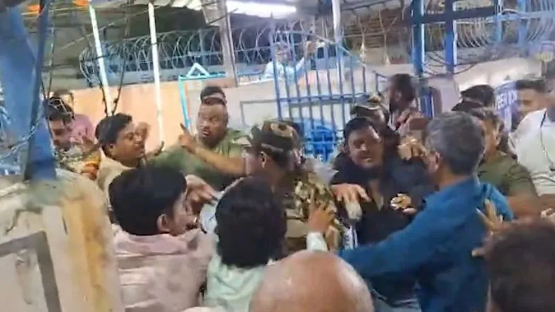 बंगाल चुनाव 2026- मोदी की रैली से पहले ‘बम कांड’, जगद्दल में TMC-BJP भिड़े, CAPF जवान समेत कई घायल