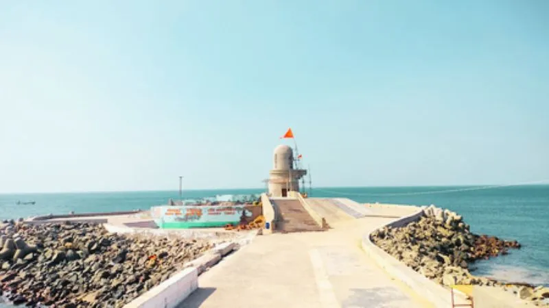 कहां है अद्भुत भड़केश्वर महादेव मंदिर, जहां समुद्र देव स्वयं करते हैं 'स्वंभू शिवलिंग' का जलाभिषेक