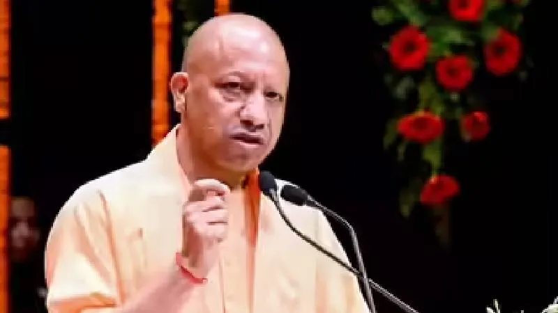 क्लस्टर आधारित विकास से बुनकरों को बाजार, डिजाइन और तकनीक से जोड़ें: मुख्यमंत्री