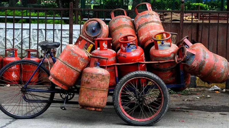 घर में है शादी? ऐसे लें एक्स्ट्रा LPG सिलेंडर, सरकार ने बताया नया तरीका