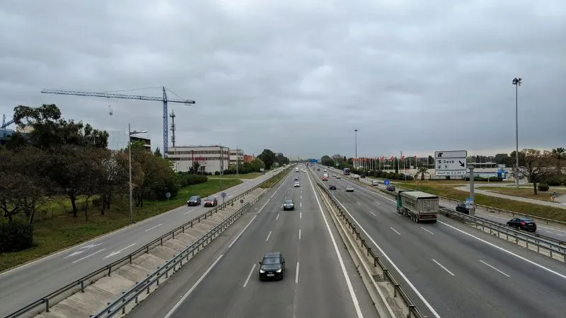 इस एक्सप्रेसवे पर भूलकर भी न बजाएं हॉर्न, वरना लगेगा भारी जुर्माना, चालान से बचने के लिए पढ़ें नियम