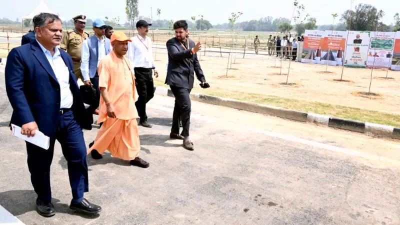 हाईटेक डिजाइन और विश्वस्तरीय निर्माण का उदाहरण है गंगा एक्सप्रेसवे