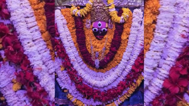 कहां है महिषासुर मर्दिनी का मंदिर, दिन में तीन बार बदलता है 'स्वप्नेश्वरी' का रुप, जानें क्या करने से मां सबकी मनोकामना पूरी करती हैं