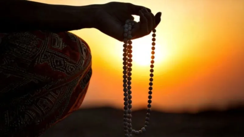 मां अम्बे की कृपा से जीवन की हर बाधा होगी दूर, बस सही तरीके से करें इन मंत्रों का जाप