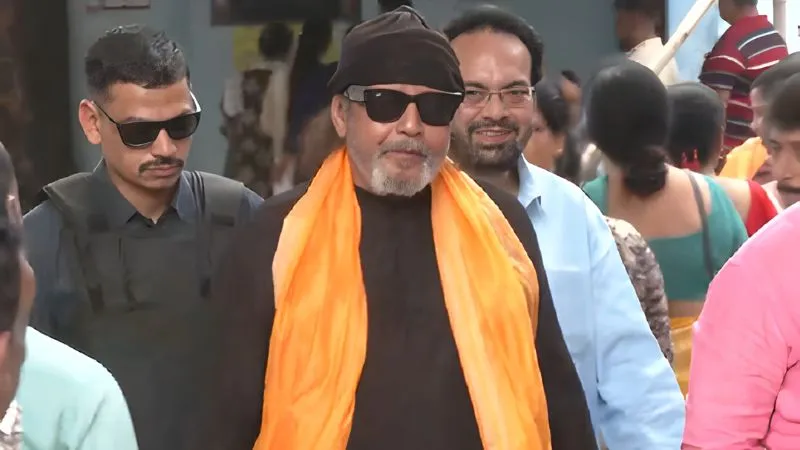 बंगाल चुनाव: वोट डालने पहुंचे मिथुन चक्रवर्ती, तभी दिया ऐसा बयान, बौखला जाएगी ममता सरकार