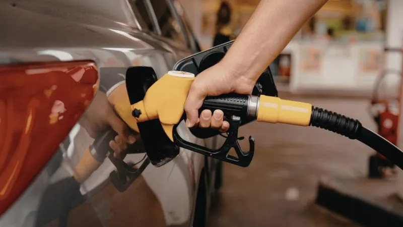 चुनाव खत्म होते ही ₹25 महंगे हो जाएंगे पेट्रोल और डीजल? सरकार ने बताई वायरल हो रही खबर की सच्चाई