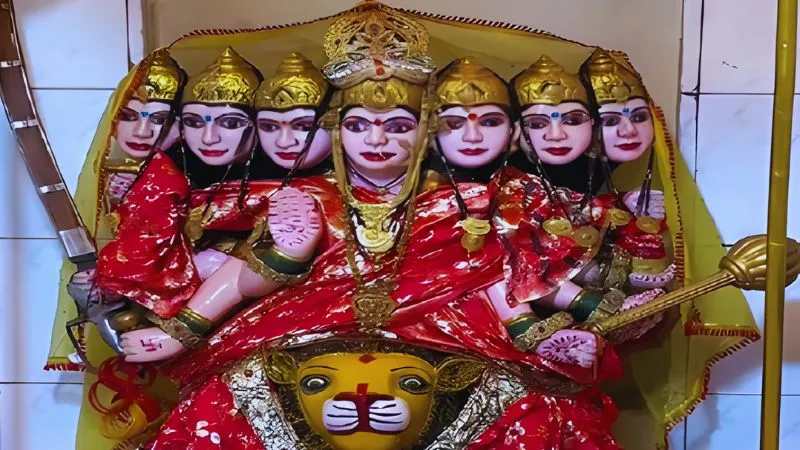 कहां ये है मंदिर, जहां रोजगार और रोग मुक्ति के लिए लगती है भक्तों की भीड़, सात रूपों में मां भवानी देती हैं दर्शन