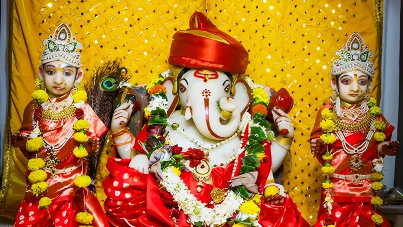 कहां है विघ्न विनाशक का अद्भुत प्राचीन गणेश मंदिर, रानी लक्ष्मीबाई से जुड़ा है इतिहास