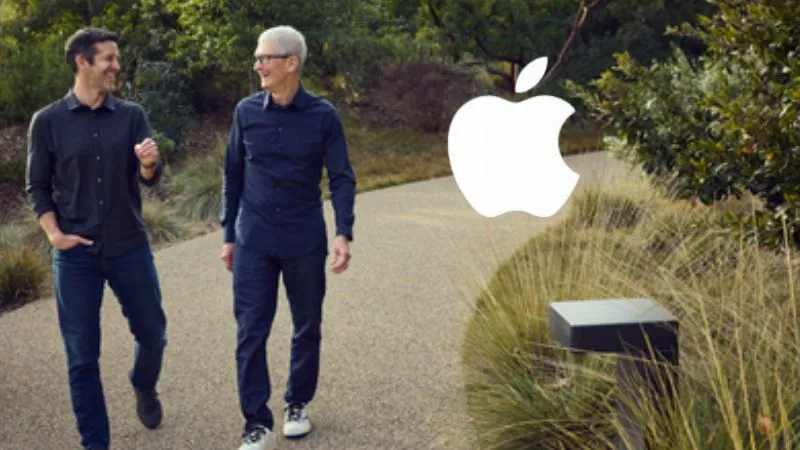 Apple में सत्ता परिवर्तन,Tim Cook ने क्यों छोड़ी कुर्सी, AI या कुछ और है असली वजह?