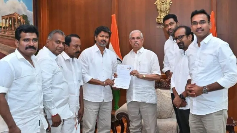 तमिलनाडु में विजय ने सरकार बनाने का दावा पेश किया, कांग्रेस ने DMK को धोखा देकर TVK का हाथ पकड़ा, इस दिन होगा शपथ ग्रहण समारोह!