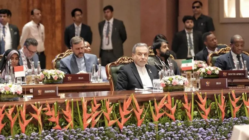 'अमेरिकी धौंस को अब कूड़ेदान में...', भारत पहुंचते ही अराघची ने US को दिखाए आक्रामक तेवर, कहा-अब नहीं चलेगी दादागिरी