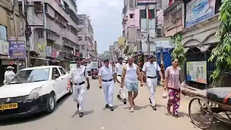 बंगाल के सबसे बड़े Don को पुलिस ने सारे कपड़े उतारकर सड़क पर घुमाया, माफियागिरी निकाल दी!