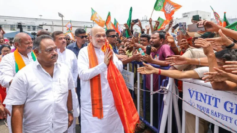 दक्षिणेश्वर काली मंदिर पहुंचे Amit Shah, आज होगा विधायक दल के नेता का चयन