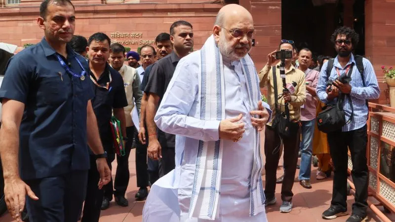 मुंबई में ‘ड्रग सिंडिकेट’ पर बड़ी कार्रवाई- 1745 करोड़ की कोकीन जब्त, गृह मंत्री अमित शाह ने थपथपाई NCB की पीठ
