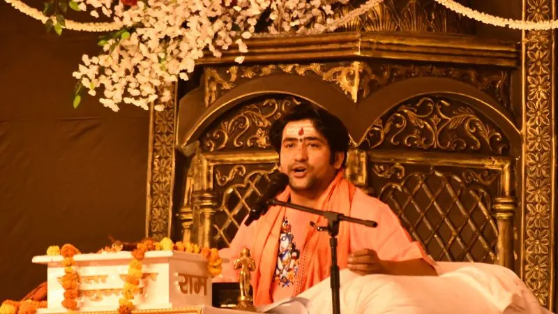 ‘तीन महीने की सैलरी काटो, चार्टर्ड प्लेन पर लगे रोक…’ महंगाई पर नेताओं को बुरी लग जाएगी बाबा बागेश्वर की ये बात