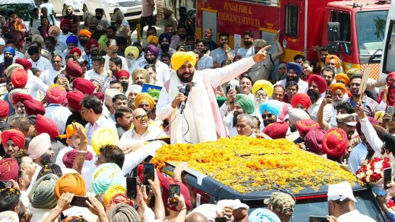 पंजाब में बेअदबी विरोधी कानून लागू होने के बाद मुख्यमंत्री भगवंत सिंह मान ने श्री आनंदपुर साहिब से 'शुक्राना यात्रा' का किया नेतृत्व