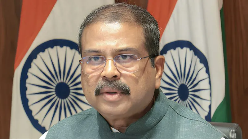 40 करोड़ पन्नों की जांच में गड़बड़ी? CBSE OSM विवाद पर धर्मेंद्र प्रधान का बड़ा बयान, बोले- हर छात्र का होगा री-इवैल्यूएशन