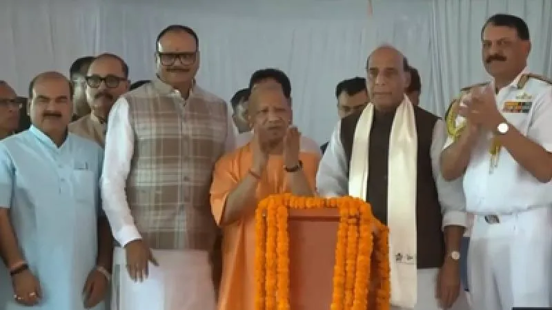 लखनऊ को मिली ₹19 करोड़ की लागत से निर्मित नौसेना शौर्य वाटिका की सौगात, सीएम योगी बोले- सुरक्षा मजबूत होगी तभी दुनिया करेगी सलाम
